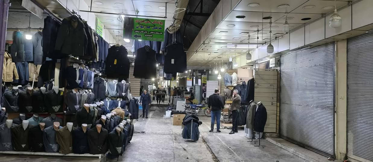 ‏                                      ﷽
              🏢 دووکان بۆ فرۆشتن 🏢

‏ ‎🔺#کۆدی_ژمارە : 1143
📍#بازاڕ

📍#ناونیشان :-  ناوبازاڕ، دارەسوتاوەکە

‏‌‎🅰️ #ڕووبەر :- ـ   23 مەتر

🌗 #خاوەندارێتی : تاپۆ 

      
📮 تێبینی :- دوکانێک بە ڕووبەری 23 مەتری ڕوکن لە ناوبازاڕی سلێمانی، فەرعی دووەمی دارەسوتاوەکە بۆ فرۆشتن، دووکانە لە شوێنێکی زۆر باش دایە و داهاتێکی باشی مانگانەی هەیه. دووکانە تاپۆیە و پارەی موڵکانەی نیە. 
..............................
بۆ زانینی نرخی ئەم دووکانە  ژمارە (1) لە کۆمێنت دابنێ 
................................

‏‌🔸 بۆ زانیاری زیاتر دەتوانن پەیوەندی بکەن :- 
مامۆستا بەرهەم :   *********** 
کاک بەهمەن :         *********** 
.....................
ناونیشانی نوسینگە: سلێمانی تازە،  خوار مزگەوتی ئەبوبەکری صدیق ،جادەی قەنات،فەرعی بەرامبەر دارەسوتاوەکە
..................
تۆی بەڕێز هەر موڵکێکت هەیە دەتەوێت بیفرۆشیت یان بە کرێی بدەیت  دەتوانیت بۆمان بنێری و بێ بەرامبەر بۆت بڵاو دەکەینەوە

خانوو - زەوی - شوقە - دووکان - گەراج - مەخزەن
