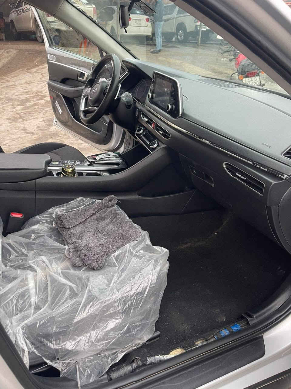 سوناتا موديل 2022 محدثه 23 مسجله وكامله السياره تكسي دبي صبغ عام سياره جديده وما ناقصها اي شيء بسعر 119 ورقه مكان السياره بصره الاصمعي 
@***********
