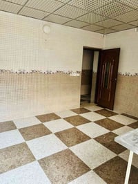 طابق ارضي • حي البلديات • غرفتين