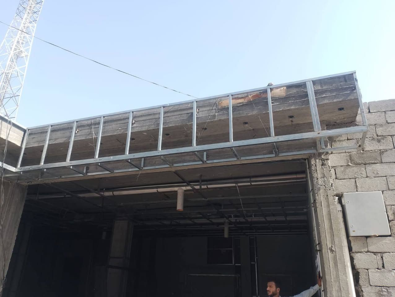 حداد متفرغ لكافه اعمال الحداده مكاني بغداد ونشتغل بكل مكان هاتف***********
