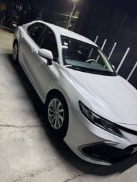 كامري 23 للبيع خليجي ماشي 52 الف دفتر بانزين موجود سياره كلين بدون ضرر...