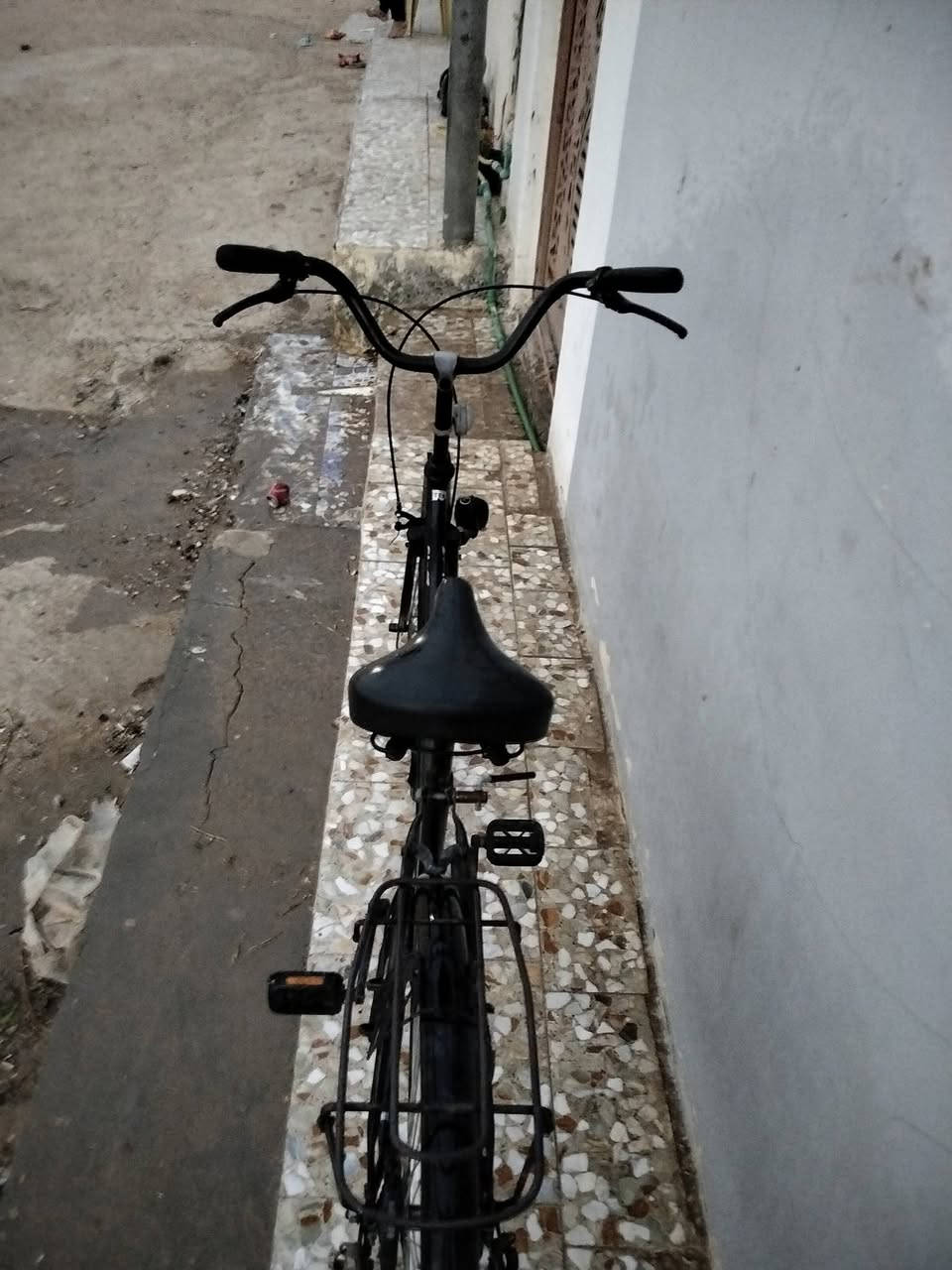 سلام عليكم بايسكل للبيع
مصلي شهر من نزلته من الحويه بأيسكل  نضافه 
فول بايسكل مل حويه كلشي مببدل بي سعره 100 وبيبي مجال مكاني نجف هذ رقميي***********
