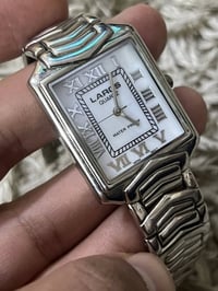 ساعة • للبيع • تفيد