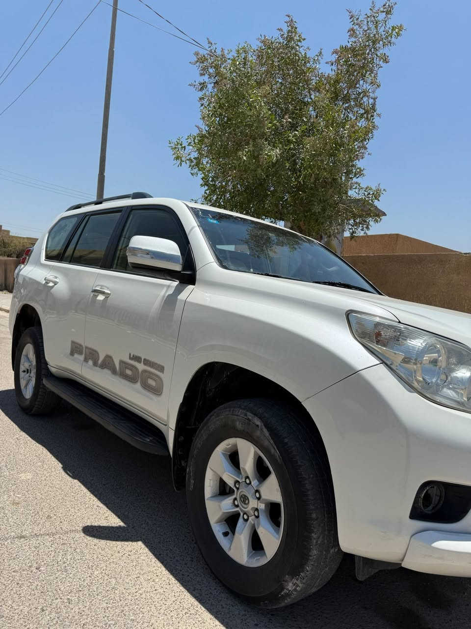السلام عليكم
برادو للبيع فول مواصفات 
 6 سلندر ماشيه 165   
بصمه
 دبل تانكي
 3 قطع تبريد 

كير مكينه كفاله على وضع البلاد
مابيها اي نقص 
رقم بغداد مميز بسمي 
السعر 240 وبيها مجال 
المكان السماوه 
للاستفسار ***********
