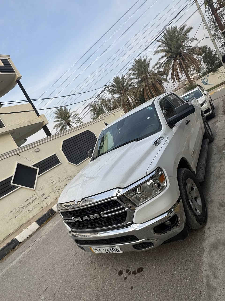 صلو على محمد وال محمد
دوج رام موديل 2023 ماشيه 30 باب طويل بدي قصير
رقم بغداد سنويه وهزه جديده بسمي
مكينه ٦  السياره بعدها بحاله الشركه
حادثها من امريكا واكعه شجره عليها بيها صبغ جامرلغ خلفي وربع القماره بدون اي داخل شرط بدون ايرباك شركه ماطاك
للبيع او المراوس مكاني ديالى بعقوبه السعر 255 ***********
