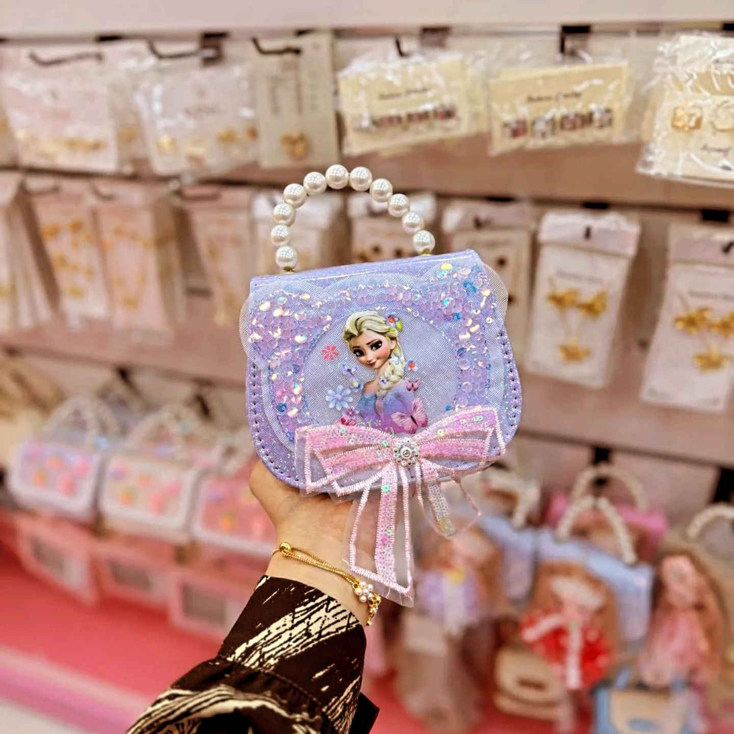 تشكيلة متنوعة من الحقائب باشكال والوان واحجام متنوعة
التوصيل بس3 الاف لكل العراق


**إذا كنت صاحب هذا الإعلان وتريد حذفه لأي سبب، رجاءا أرسل رسالة إلى الدعم الفني**