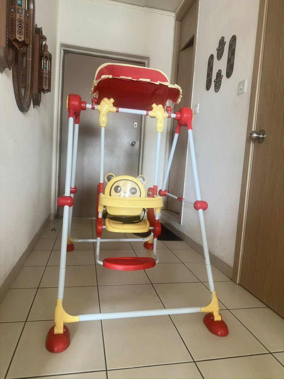 السلام عليكم
المرجوحة على 25
والكرسي على 15


**إذا كنت صاحب هذا الإعلان وتريد حذفه لأي سبب، رجاءا أرسل رسالة إلى الدعم الفني**