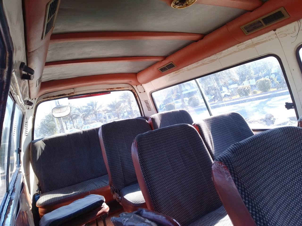 سلام عليكم كيا فتون موديل 2009 رقم بغداد احمر بدون صبغ ولا ضربه سياره بلاديه مكينه قبل كم يوم نزلتها حاوية صدر جديد تخم تاير جديد السعر 35وبيها مجال عليها هيئة 600 الف سياره شرط تحويل مكاني بغداد الشعب للاتصال ***********
