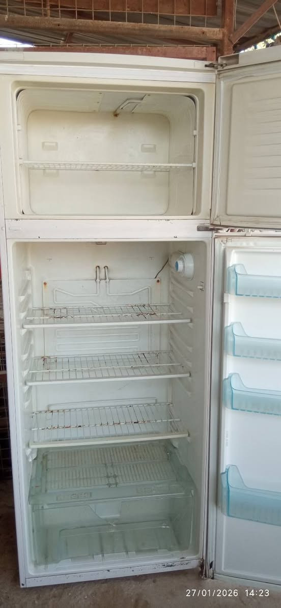 ثلاجه أرجيليك  حجم كبير  الثلاجه ما مصلحه  عنوان بابل  ***********
