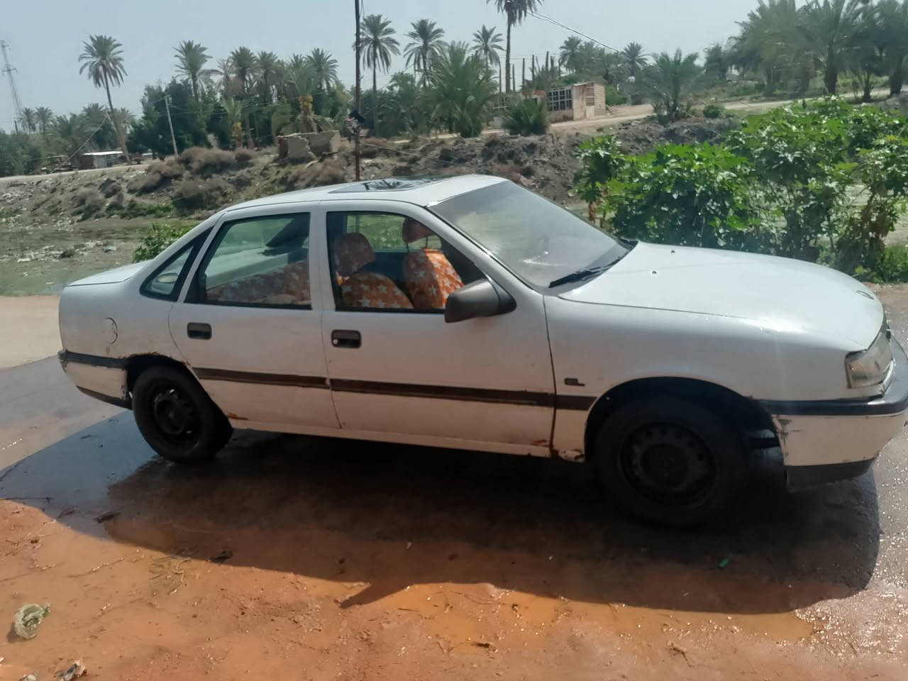 السلام عليكم فكتره موديل 92مكينه1600كير شواصي مكفولات حداديه  كهربائيات كله شغاله كيج حماوه كيج  لايت عالي ناصي  كيلو متر 5تايرات نضاف دوشمه جديده سنويه ساقطه تحويل شوكت مايعجبك السعر 22وبيها مجال بصيط مكاني نجف مشخاب***********
