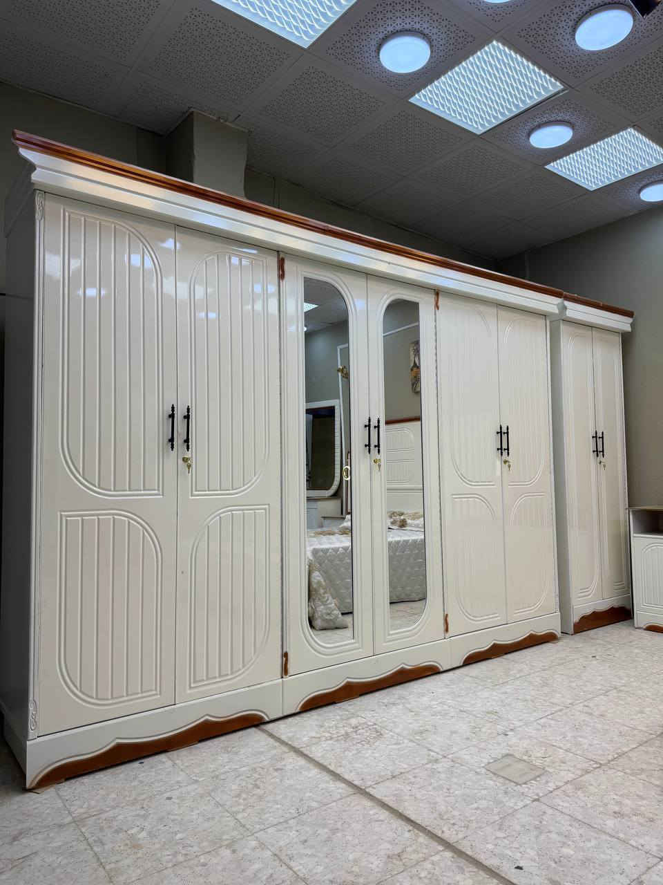 السعر // مليون و500 فقط 😍
🔅تفاصيل الغرفة المرمري  ....

 خارج ٤ملم ام دي اف 🔺
وداخل صاج ٣ملم 
صبغ حراري  درجة اولى 

عدد القطع  ٧ قطع 😍
🔺1 //جرباية  قياس  ١٦٠ × ٢٠٠ 
🔺//ميز جانبي ايسر قياس ٥٠
🔺2// وميز  جانبي  قياس ٥٠
🔺3// زاوية ارتفاع مترين عرض ٨٠
🔺4// وميز بلازمه  
🔺5//وميز مراية ارتفاع مترين عرض ١٢٠
🔺6// وكنتور ٦ باب  ارتفاع مترين و١٥ طول ٣ متر و١٥

القطعه الثامنة حسب الطلب شازلون
سعرها ٥٠ الف ❤️

(توصيل مجاني مركز بغداد )
التوصيل يشمل الشد مجاني 🔥
(اطراف ٥٠)
باقي المحافضات حسب البعد
شازلون سعرها ٥٠ الف
شازلون مخزن ٧٥ الف


**إذا كنت صاحب هذا الإعلان وتريد حذفه لأي سبب، رجاءا أرسل رسالة إلى الدعم الفني**