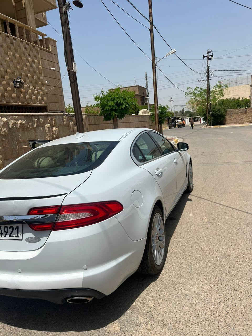 السلام عليكم
جاكوار XF 2015 2.0L
جاكوار خليجي اكس اف وكاله سردار صفر عراق كفاله عامه عدى بارد في الجنطه بدون دواخل بدون ارباك بدون اي شي سياره جديده بمعنى الكلمه
فول مواصفات محرك ٤ سلندر ٢٠ توربو المرغوب ماشي ٩١  الف ميل فقط 
سياره بدون اي خلل بدون مصرف جاهزه السياره 
مكانها كركوك رقم اربيل باسمي
تحويل شرط 
سعر ١٢٥ ورقه و بي مجال للطيبين
اي استفسار اتصال على الرقم
***********
