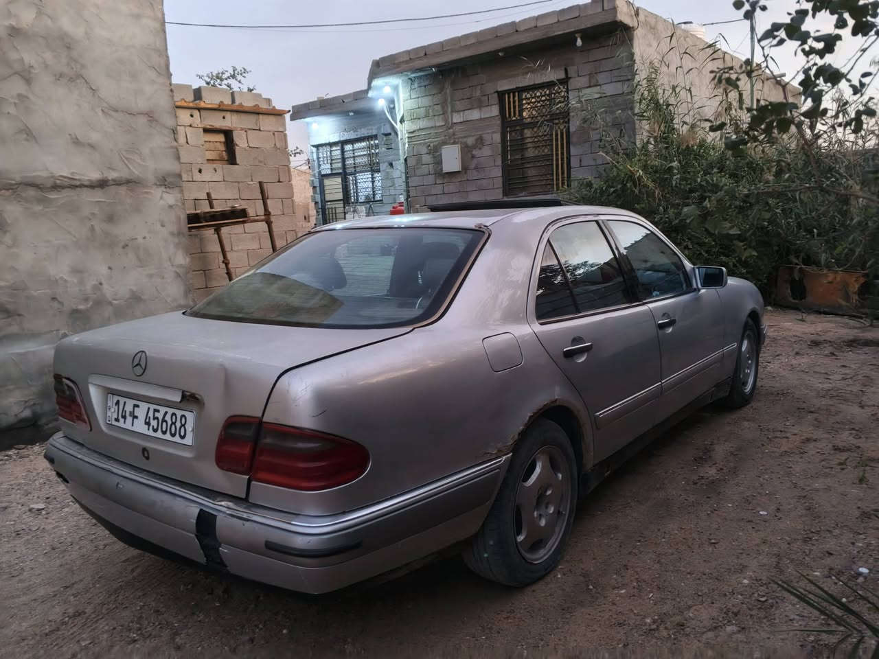 السلام عليكم مرسيدس ام عيون 98 بصره سنويه جديده محرك بلادV6 مكفول من الظربه والنقل 
***********
