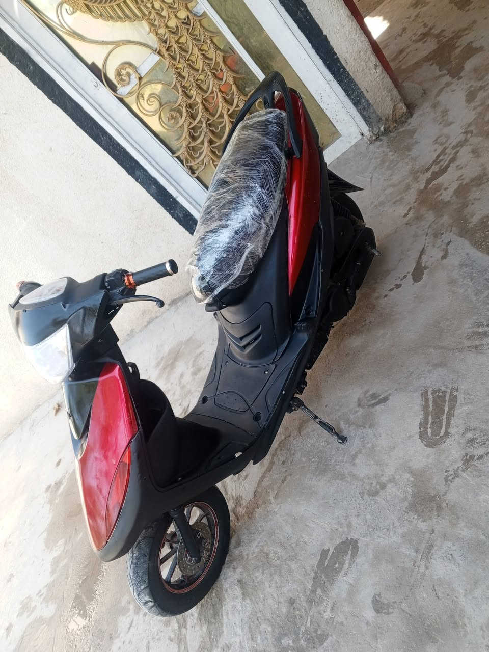 السلام عليكم للبيع ماكس عدله  شلعه معدل كهربائيات شغالات.  نقص بس راجز سلف زوج تايرات جدد  كله شغال دراجه شوفت عينك دراجه نقص بس راجز سلف السعر425 مستعجل على بيعتهه مكاني كربلاء


**إذا كنت صاحب هذا الإعلان وتريد حذفه لأي سبب، رجاءا أرسل رسالة إلى الدعم الفني**