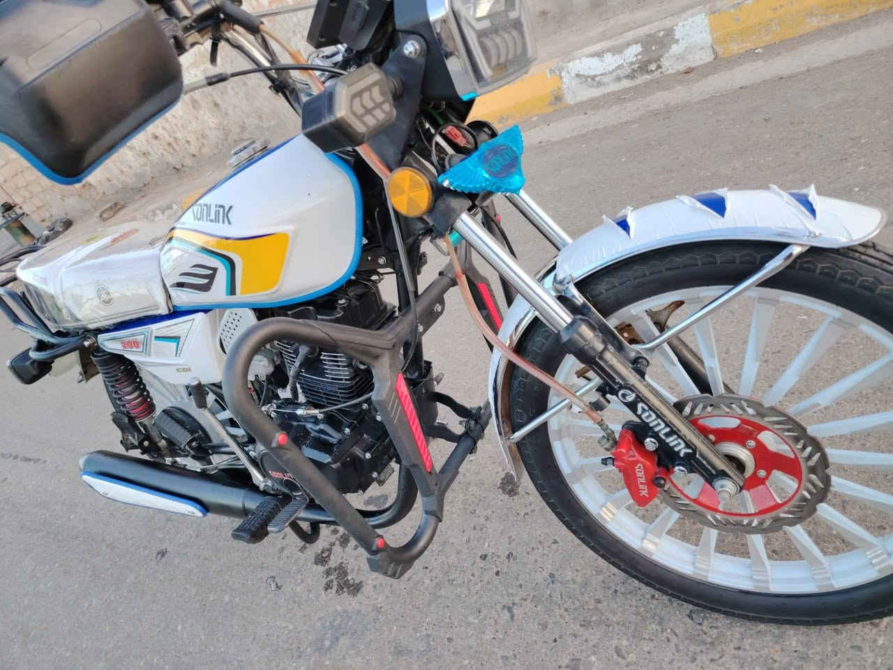 سلام عليكم دراجه للبيع موديل 25محرك200نضافه خير من الله نقص ستانه وصط فقط سعر 950شراي يتصل وراق بي ***********
