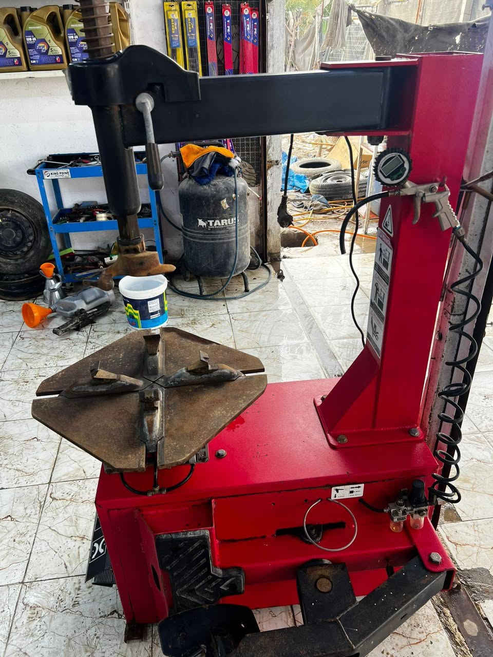 سلام عليكم خالعه للبيع جديده ما نقصها شي مكاني حله بكرلي وتساب ***********
