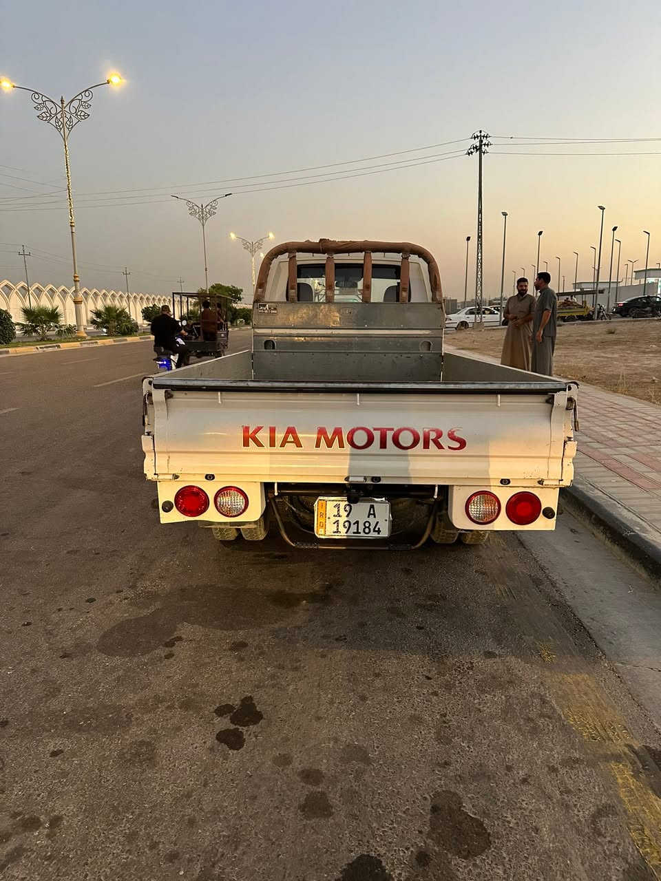 السلام عليكم كيا حمل للبيع موديل 2019 رقم كربلاء سيارة مكفولة ماعدا البارد الموضح بالسونار  السعر 128 وبيها مجال الشراي يتصل *********** مكاني كربلاء
