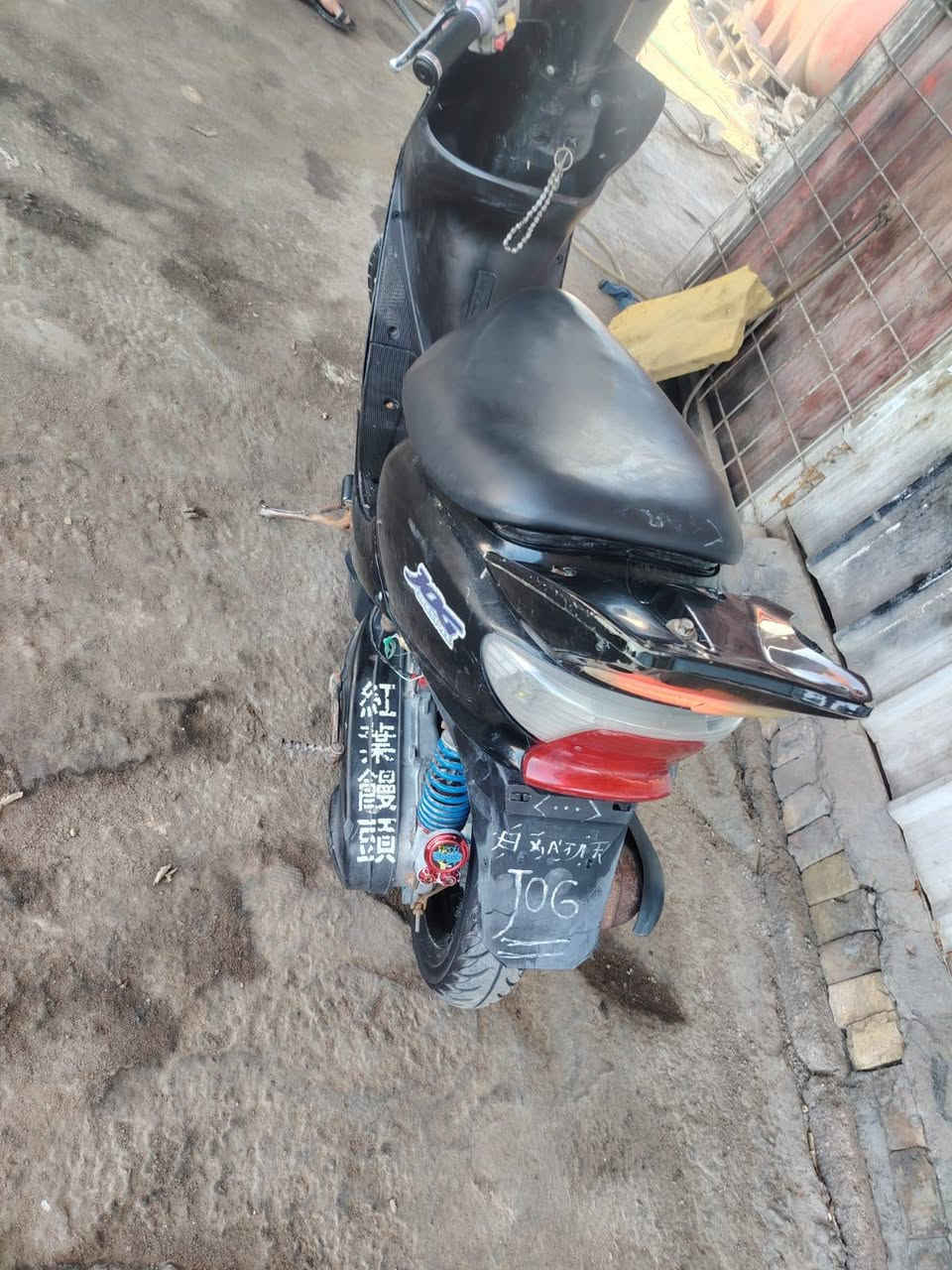 السلام عليكم دراجه عصفوره حلوه رياضي مفتوحه مره واحده سعر 225 بها مجال الطيبين رقم الهاتف 
*********** مكان بصره قضاء المدينه
