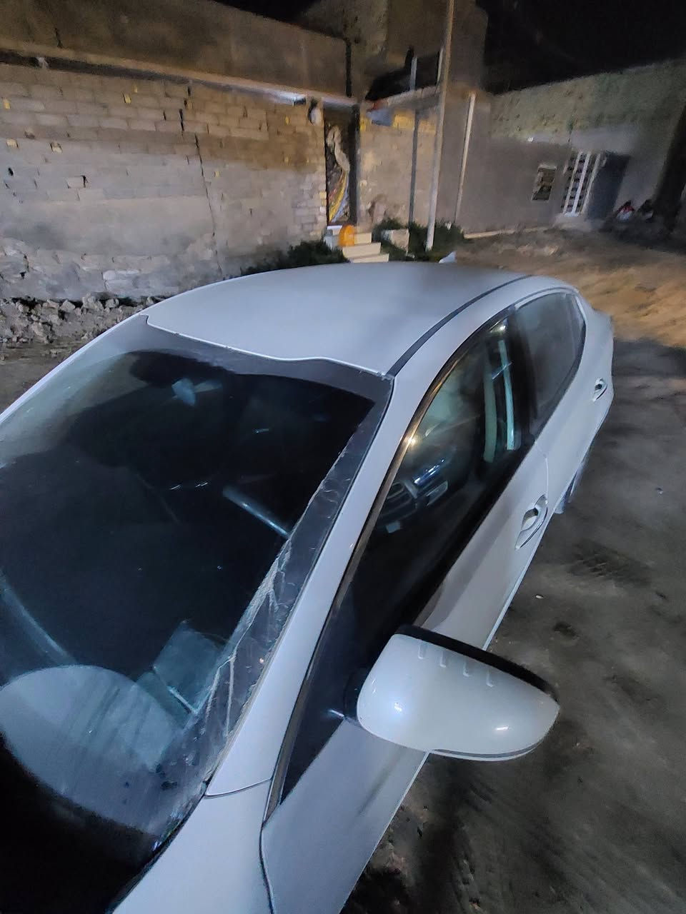 السلام عليكم وبتمه مريكي 
موديل 2014شكل2015
بسمي السياره صارله عندي8سنوات ضربته بنيد بس ومبدل غيره مكفول السياره عنواني ذي قار سوق الشيوخ ***********السعر$135
