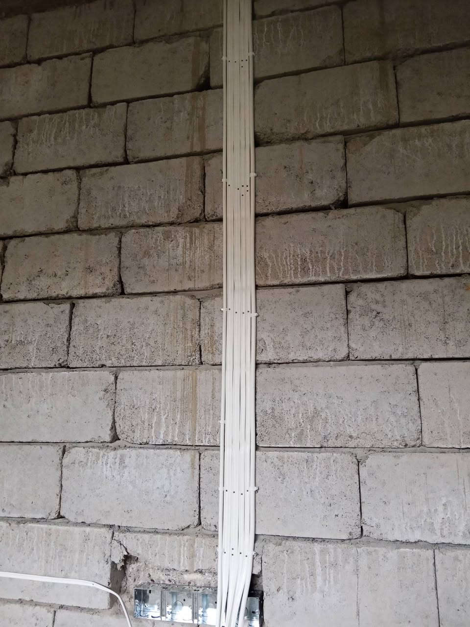 ( 💡 محمود الکهربائي  للتأسيسات الكهربائية 💡 )
_____ _______
_____ 👷🏻‍♂️_____
 تنفيذ جميع #المخططات الكهربائيه  
كادر متخصص في كافة التأسيسات الكهربائية
  #بيوت 🏨 #بنايات🏬 #محال_تجارية 🏪
⚡️⚡️
#منظومة أنترنيت📡
#منظومة ستلايت TV 📺
#منظومة كاميرات📸
#للأستفسار مراسلة الصفحة 📨
واتساب او للاتصال #هاتف***********📞..
واتساب او للاتصال #هاتف*********** 📞..
