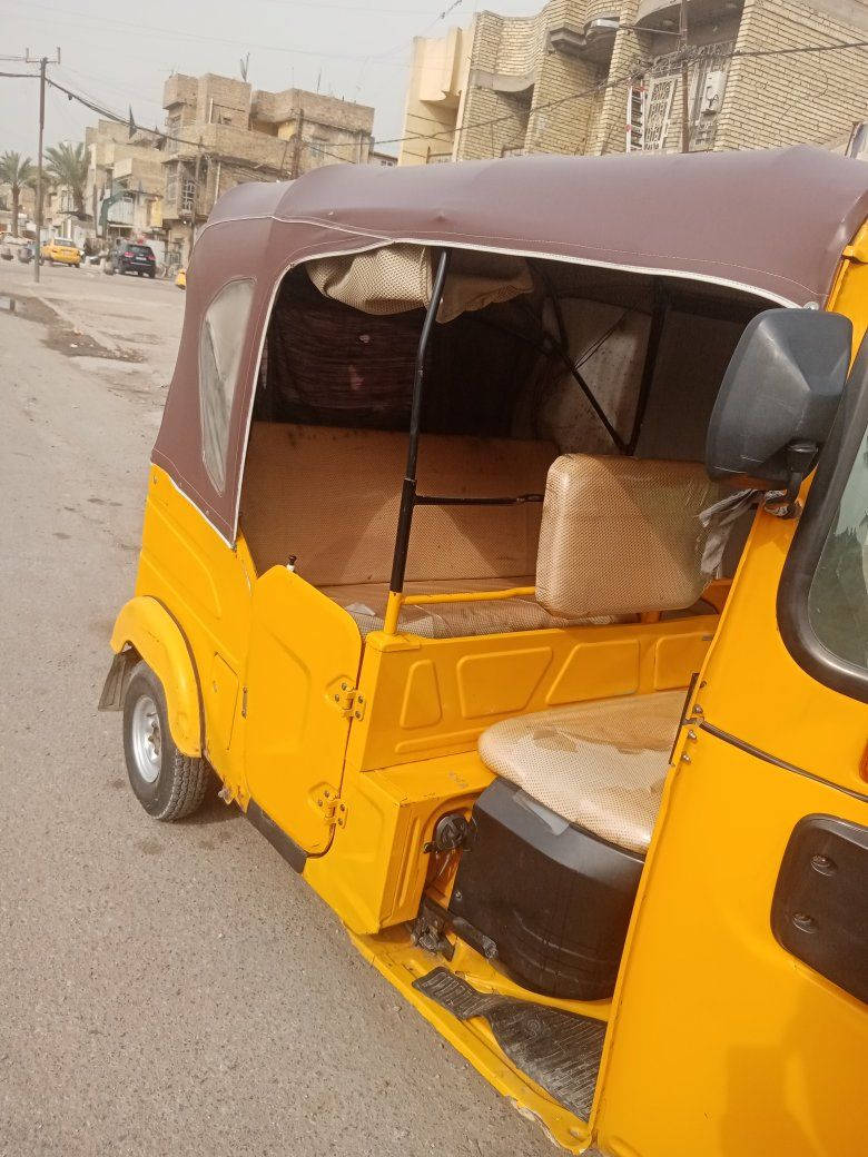 سلام عليكم شباب تكتك موديل 21 شهر 12.(رقم وسنوية. رقمها رقم كربلاء تحويل ثاني يوم) 
مكفوله بكلشي عدا ضربه بالغد صغيره 
العنوان بغداد مدينه الصدر 
الرقم ***********
الشراي يتصل ويدلل
