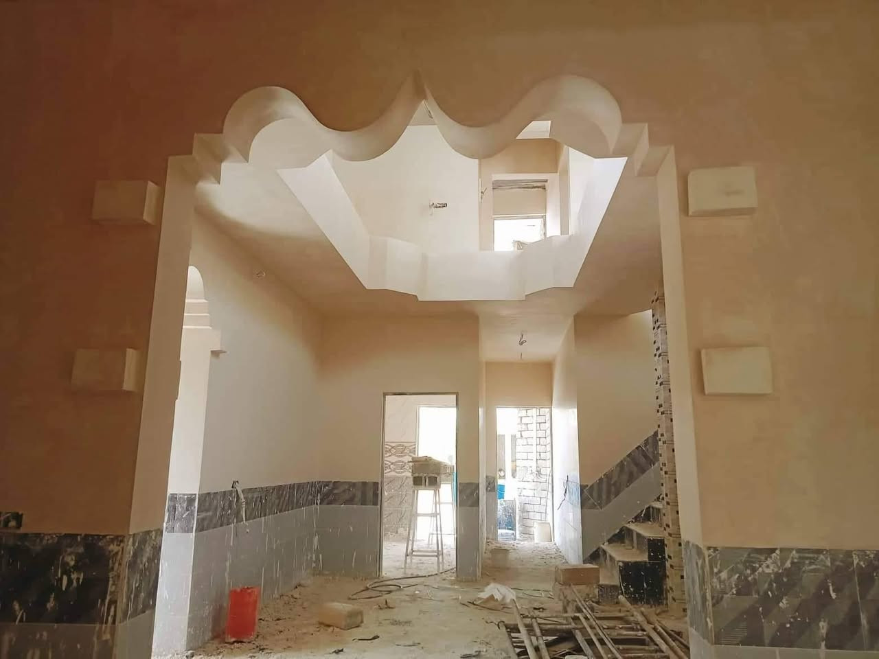 كادر لباخين جص من الموصل شقل شرط مساطر وسرعه وناضفه البيت يطول 3ايام كادريتكون من 5اسطوات و 5عمال *********** *********** ااشقلو جاهز يتصل متفرق حالين
