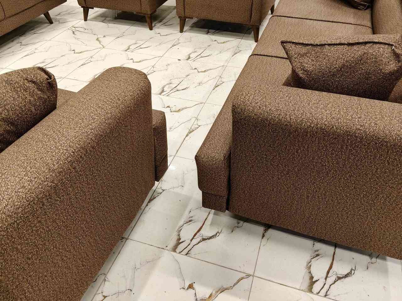 تخم عراقي شغل ممتاز جميع اجزاء هيكل التخم بلوك اسود اسفنج مميز أول قماش تركي كتان 10 مقاعد متوفر الآن في معرض الشركه الكائن طريق رفاعي نصر مجاور جامعة اوما الاهليه للاستفسار اكثر يرجى الاتصال على الارقام التاليه 
***********
*********** واتس فايبر تلگرام 
البيع بطريقة النقد والاقساط 
الشد والنقل داخل محافظة ذي قار مجانا
