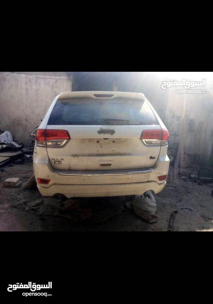 السلام عليكم جيب سومت خليجي ادوات تفصيخ بدون ارقام ابيع ع وضعها اغراضها هواي بيها وصورت فديو بيها كواتم موجوده المحرك بي قطع تفيد تنباع تفصيخ فقط بدون كسران خلي السعر وبالعافيه عليك *********** البصرة, العراق
