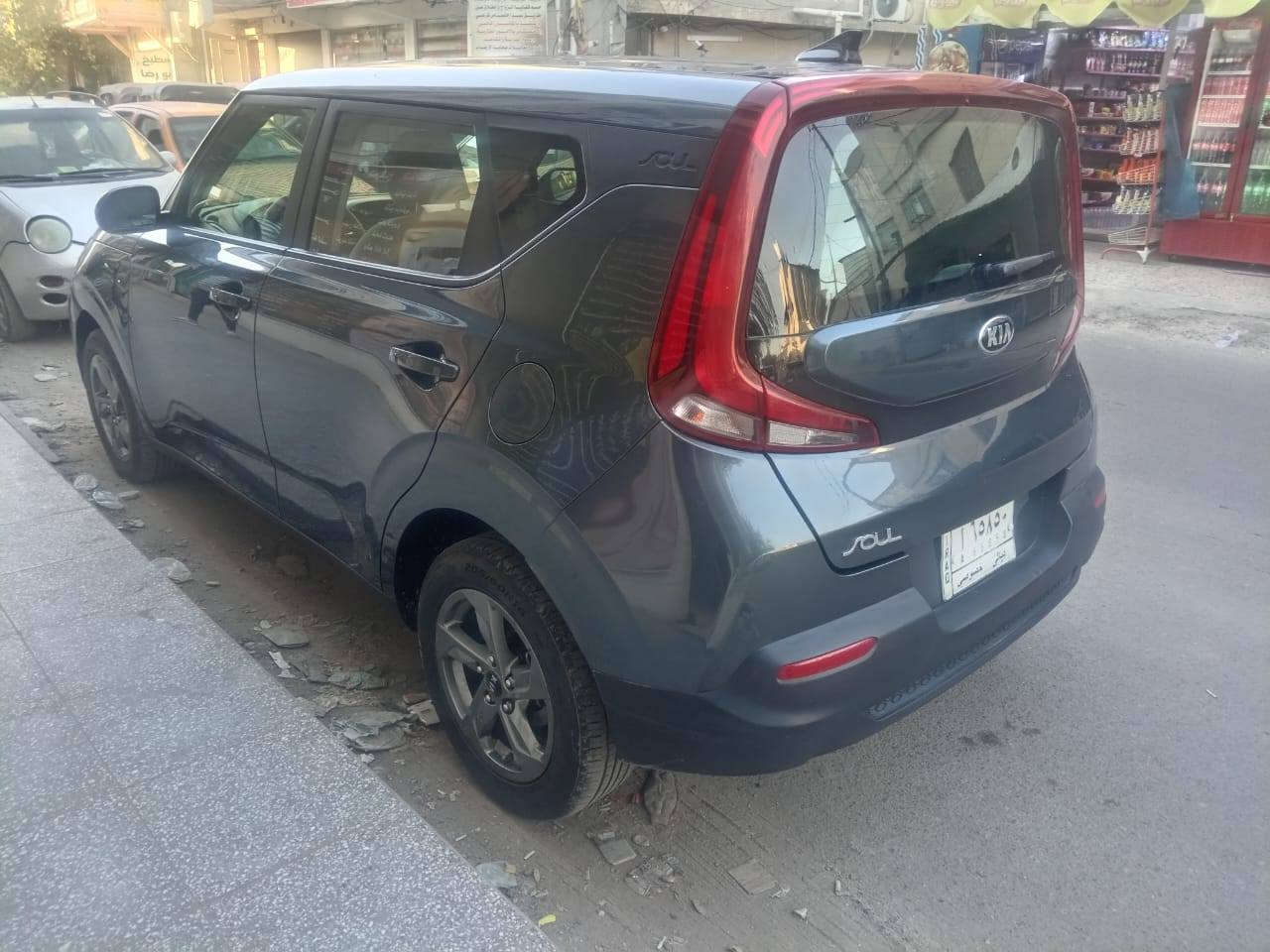 سلام عليكم كيا سول موديل 2020 وارد امريكي صور الحادث داخل المنشور. رقم ديالى باسمي. ماشيه 70 الف .كير محرك صدر تبريد تخم تاير كله كفاله مابيها اي نقص. السعر 113 بيها مجال ***********.الشعله
