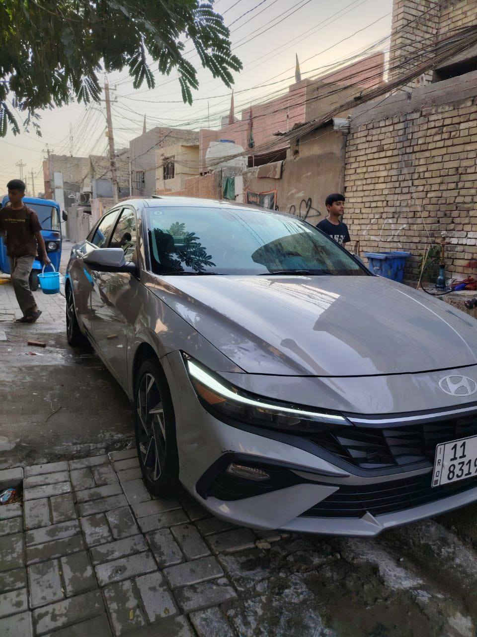 هونداي ألنترا  هايبرد 
موديل 2024 فول مواصفات ماشية 33 ✅
وارد كندي ، حادثها ربع بندي ونص جاملخ مبادلات اصليات مال تفصيخ 

🔴-فـتـحـه سـقـف
🔴-بصمة تشغيل وأبواب وصندوك 
🔴-كاميره  خلفية دوارة
🔴-رادارات 360 درجة (امامي خلفي جانبي) 🔴-مانع التصادم الامامي والخلفي
🔴-تحكمات ستيرن 4 جهات 
🔴-دشبول شاشة 4 وضعيات للعدادات
🔴-3 وضعيات قيادة ( عادي سبورت ذكي ) 
🔴-كروس سرعة ذكي ( التحذير عند مغادرة المسار )
‏🔴-Auto Hold حساس الازدحام
🔴-الهاند بريك بصمة
🔴داخل السياره جلد
🔴--شحن هاتف واير ليس 
🔴-ويل كب 
🔴-نظام الصوت Bose عدد السماعات 8 
🔴-تشغيل عن بعد
🔴-اضواء ترحيب عند الاقتراب 
🔴-لايت لد وزنون بلادي
🔴-بک لايت لد 
🔴-مقاعد اسود
🔴-تدفئة بالمقاعد والستيرن 
🔴-اناره داخليه متغيره 12 لون 
🔴-كير اوتماتيك
وباقي المواصفات معروفه .

،***********
رقم بغداد الجديد ✅
