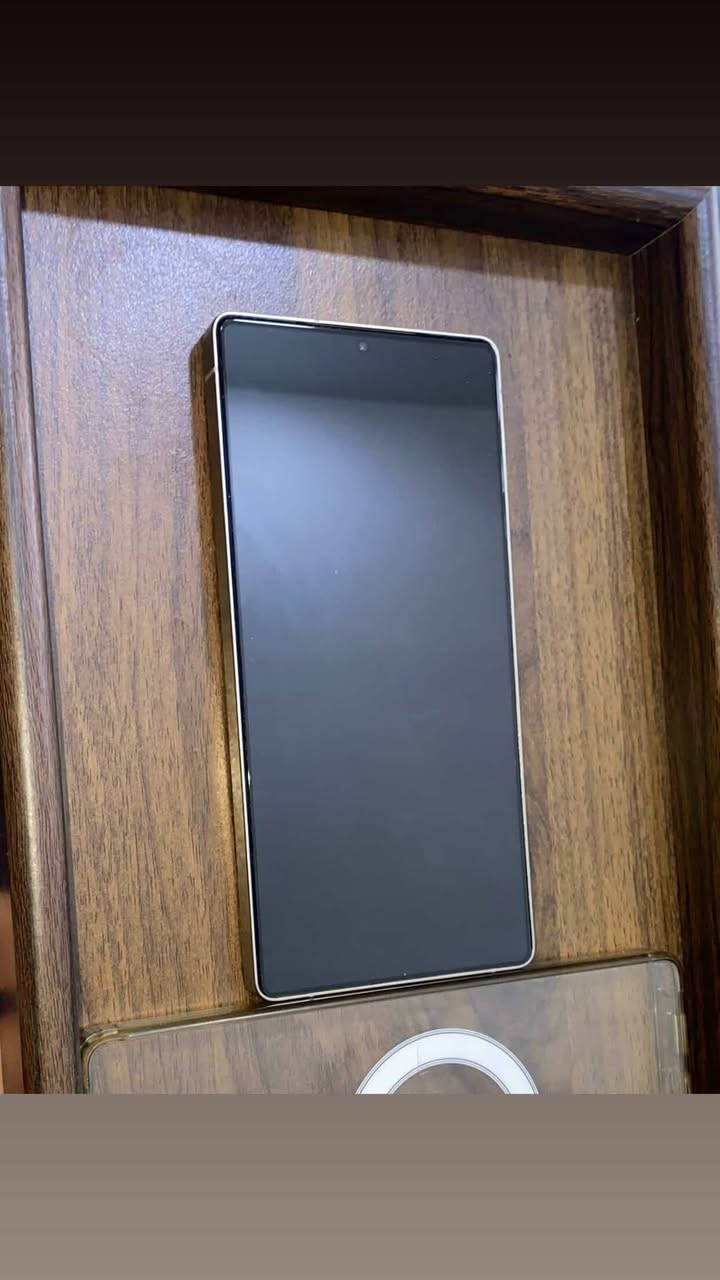 السلام عليكم
S25 ultra 
ذاكرة خارجية 256 
ذاكرة داخلية 12
جهاز جديد بعده بالضمان 
سعر مليون قفل 
مستخدم شهرين نظيف جدا
الخاص مفتوح
***********
