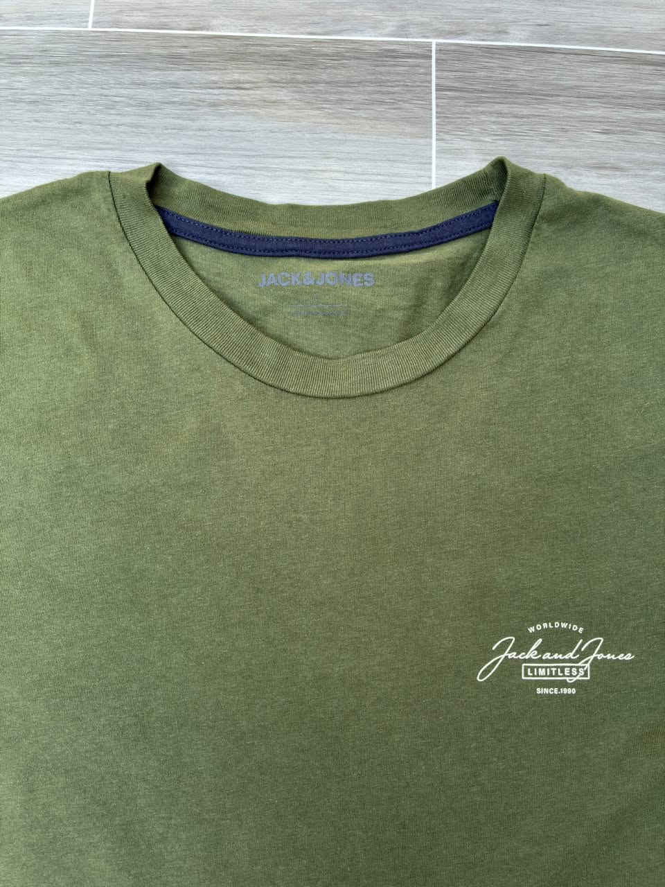 jack & jones 

قياس : لارج

عرض صدر : ٥٦

لون زيتوني غير مستخدم


**إذا كنت صاحب هذا الإعلان وتريد حذفه لأي سبب، رجاءا أرسل رسالة إلى الدعم الفني**