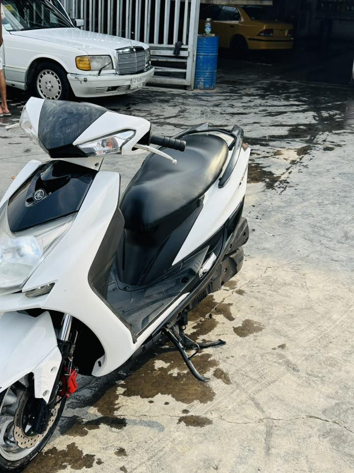 السلام عليكم للبيع دراجه سكنس شمعه موديل ٢٢ دراجه مال جناي مكفوله من كلشي  السعر 1750 العنوان ام الكبر رقم الهاتف ***********
