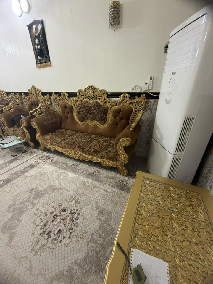 تخم ونص ملكي نضيف مع طبلات
ب٦٠٠الف مكاني كربلا حي العامل 
***********
***********
