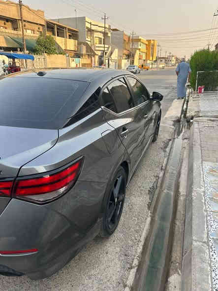 نيسان سنترة موديل 2023  فول فول بس مابيها فتحة مواصفات SR مدشن حساس abs كامرا شاشة ايباد قمارة بيلاد اسود لايت زنون كير مكينة بشرط رقم سنوية هزا كلها جديد بدون صبغ بيها فقط بارد قبق الصندوق سيارة بسمي***********
