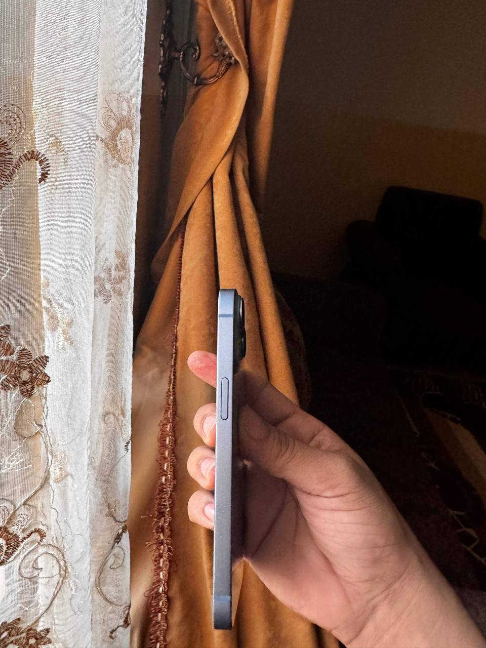 أيفون 14 عادي 
بطاريه 78 بلاديه 
ذاكرة 256 
جهاز دبل شريحه 
نضافه 100/100
كارتون وياه 
جهاز وتر ما مفتوح شرط الفحص 
بياع شراي لا تراسل 
 السكن بغداد 
السعر 550 قفل ما بيه مجال  السعر النهائي 
*********** متواجد واتساب فقط
