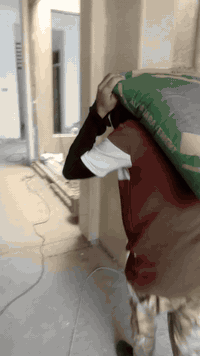 السلام عليكم كادر عمال تصعيد كافة مواد البناء على الضهر رمل طابوك تصعيد سيراميك اشتايكر كاشي فرمستون تكشير حيطان تفليش صب ابيوت تدخيل سبيس وحدل نقل اثاث البيت تصعيد اتراب السطح وحدل تشميع بتلو مساوه تطليع أنقاض قلع تراب قلع كاشي نعمل بنسب لأسعار نعمل ليلاً ونهاراً شرط شغل درجه اولى خابرني وبخدمتك ***********
