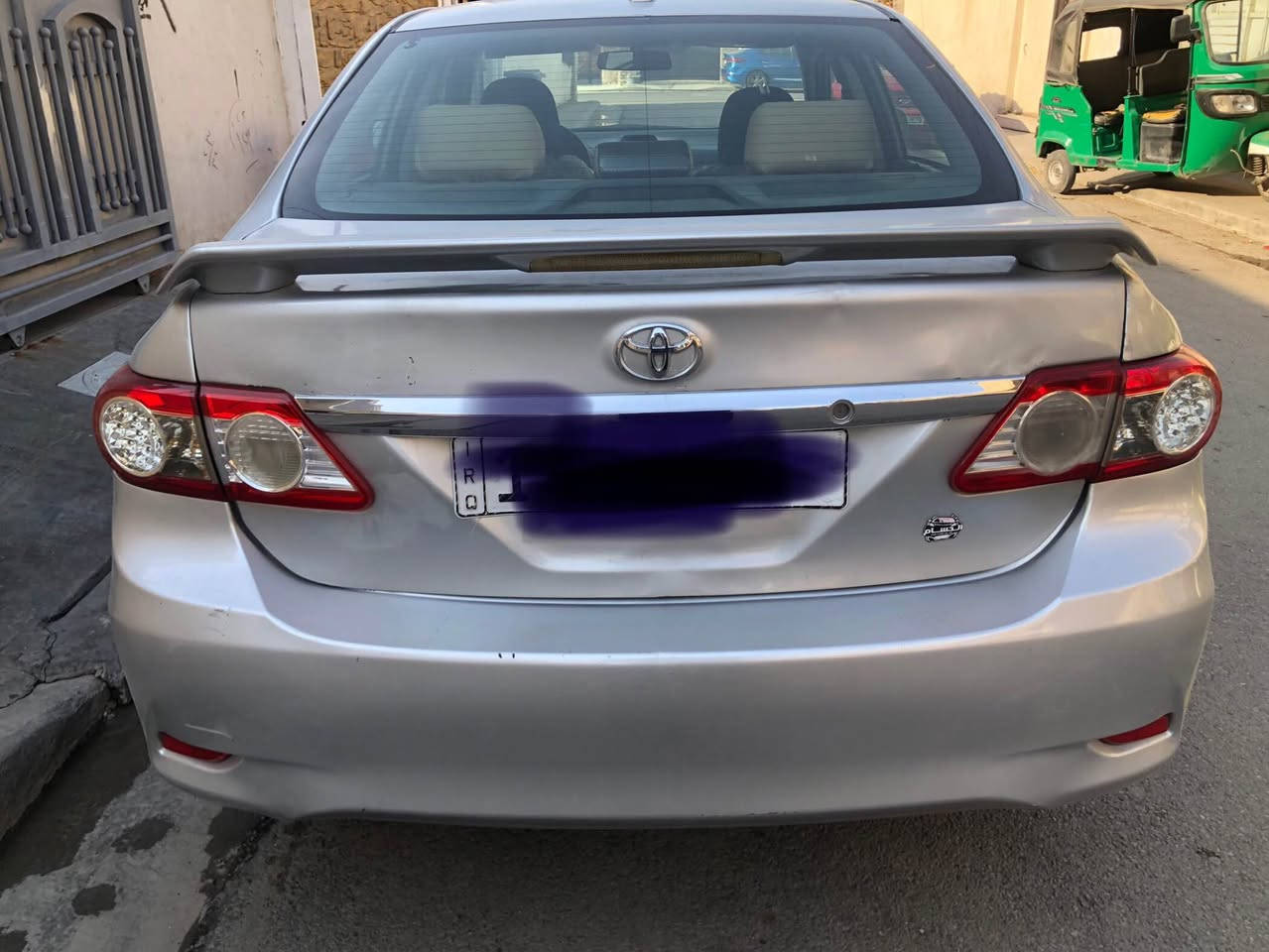 السلام عليكم 
اللهم صلي على محمد وال محمد 
كورلا 2009 مصبوغة عام جمالية بغداد هزة وسنوية ورقم جدد 
كاملة من كلشي كير محرك تبريد صدر  بدون اي نقص سيارة جديدة بمعنى الكلمة 
حادثها طرف الجامرلغ الورة السايق 
باسمي تحويل ثاني يوم 
السعر 89 وبيها مجال قليل 
مكانها بغداد الدورة 
*********** بغداد, العراق
