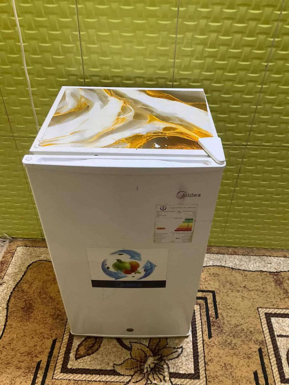 ثلاجه نضيفه للبيع للاستفسار اتصل على الرقم***********
