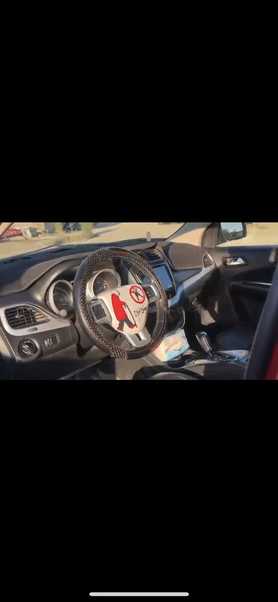 دوج جورني    2016
رقم ذي قار  بأسمي سنوية لسنة 2028
4سلندر
7 راكب
3 قطع تبريد
ماشية 208000كيلو
صدر كله جديد قبل شهر
والخلفيه عربانه مال 19
بصمة تشغيل
مكانها ذي قار قضاء الرفاعي 
بيها ظربه جاملغ الخلفي وبيه 5قطع صبغ بدون ظربه 

***********
