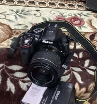 نيكون D5300 • نظيفة • بطاريتين