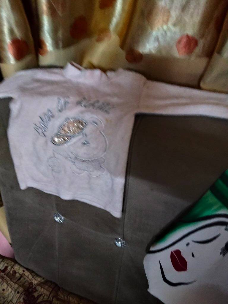 ملابس شتوية نظيفة متنوعة ***********موصل ايسر
