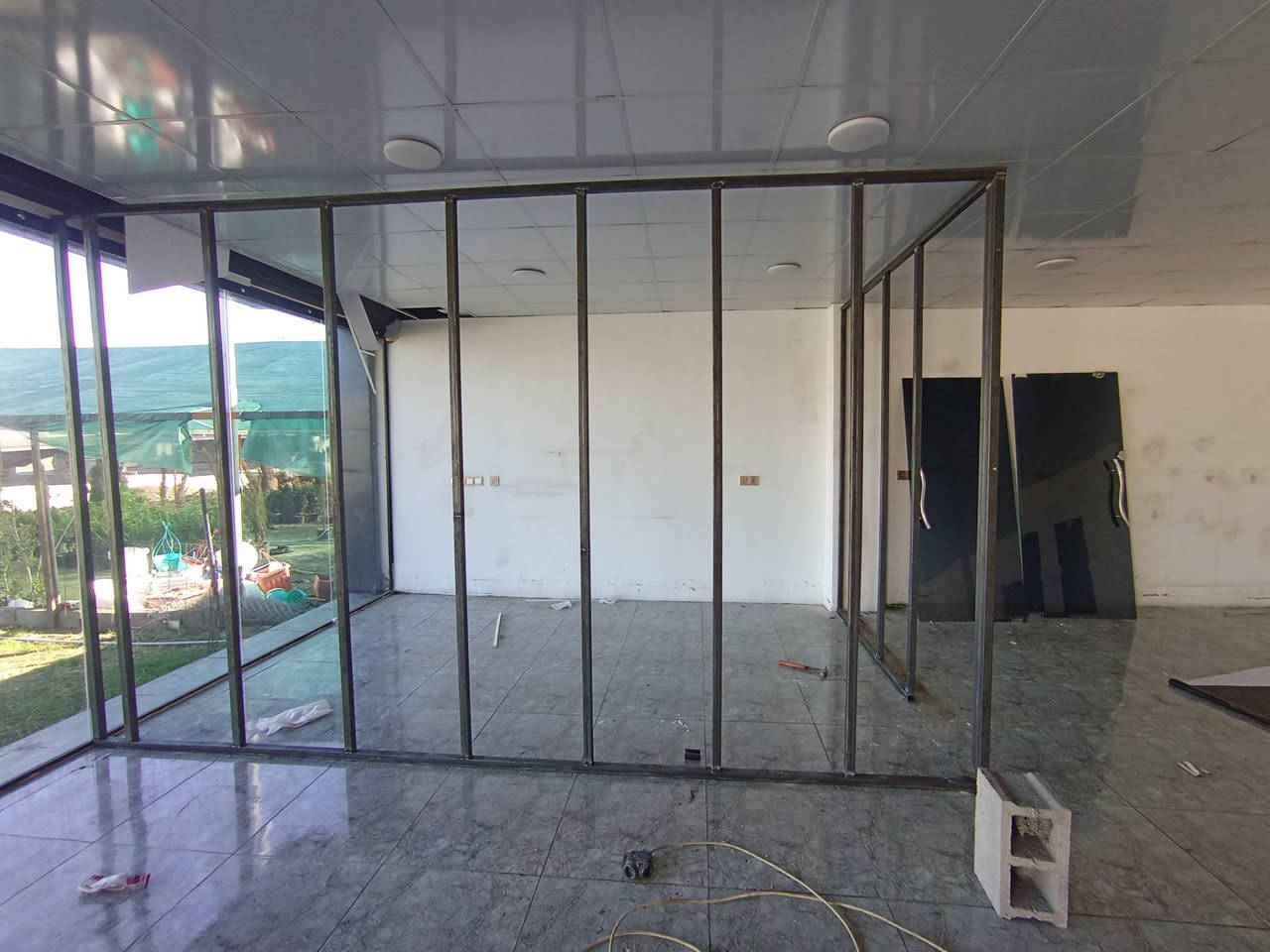 قواطع حديد عزل غرف ينشغل. يتغلف حسب الرغبه 
هيثم حداد 
***********
