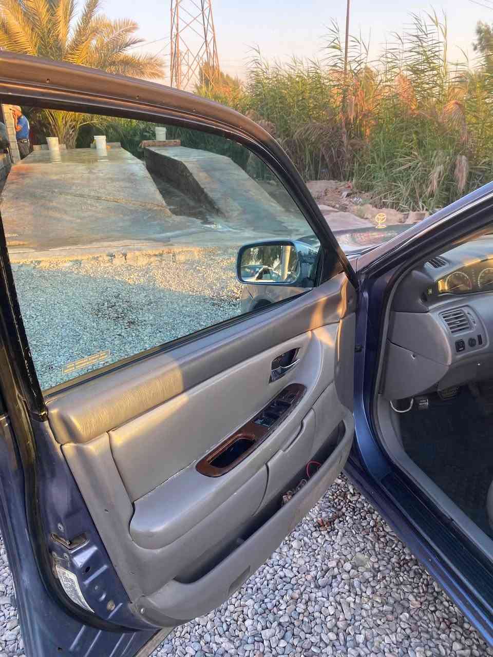 السلام عليكم
افلون موديل ٢٠٠٠ رقم دهوك تحويل مباشر 
السيارة جاهزة كير ومكينة كفالة السيارة بيها طخة بسيطة باب خلف السايق والمرلغ الامامي تبديل صبغ السيارة حزام بدون اي داخل لغود شواصي تكم حوض كفالة 
السعر ٥٢ ورقة ومجالها كلش بسيط *********** 
مكان السيارة ديالى بعقوبة
