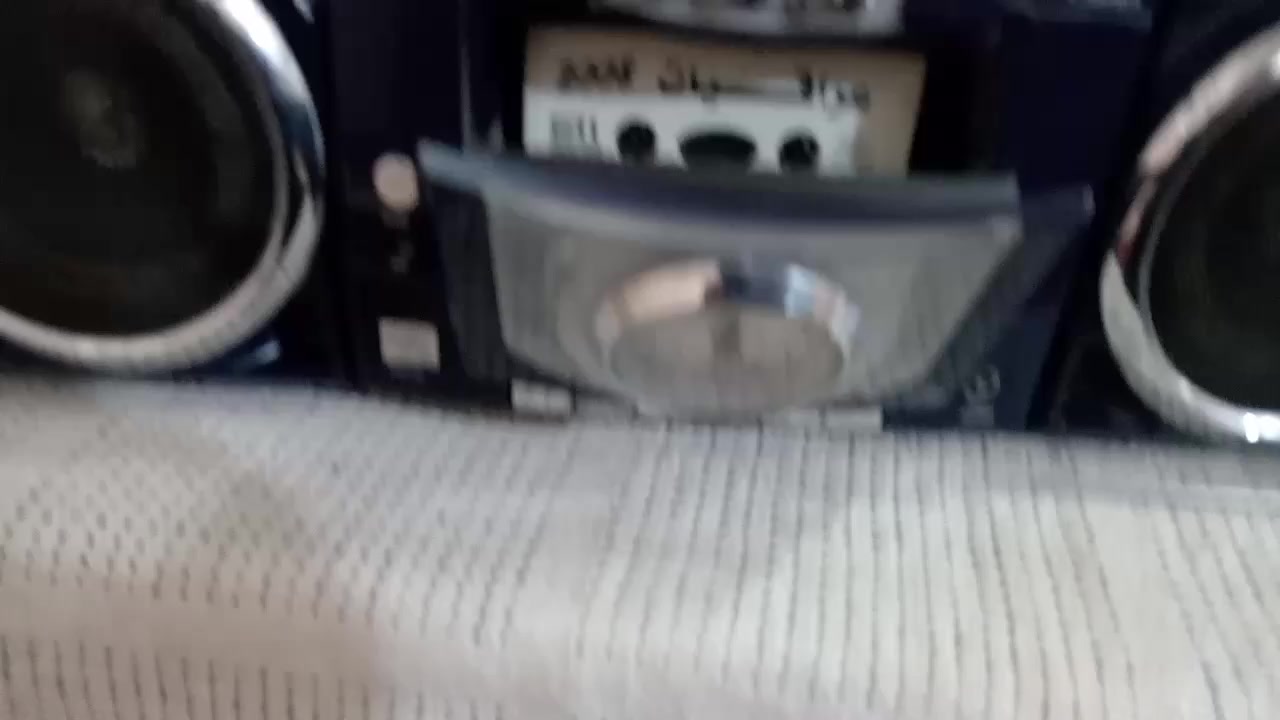 مسجل صيني سماعتين وصوته عالي بس اكوملاحظه خل اشرحلكك من اخلي الكاسيت بلباب َسده يظل يلف الكاسيت ومن افتح الباب وخلي الكاسيت بدون باب يشتغل طبيعي وعندي هاي سيديات للبيع وغراظ


**إذا كنت صاحب هذا الإعلان وتريد حذفه لأي سبب، رجاءا أرسل رسالة إلى الدعم الفني**