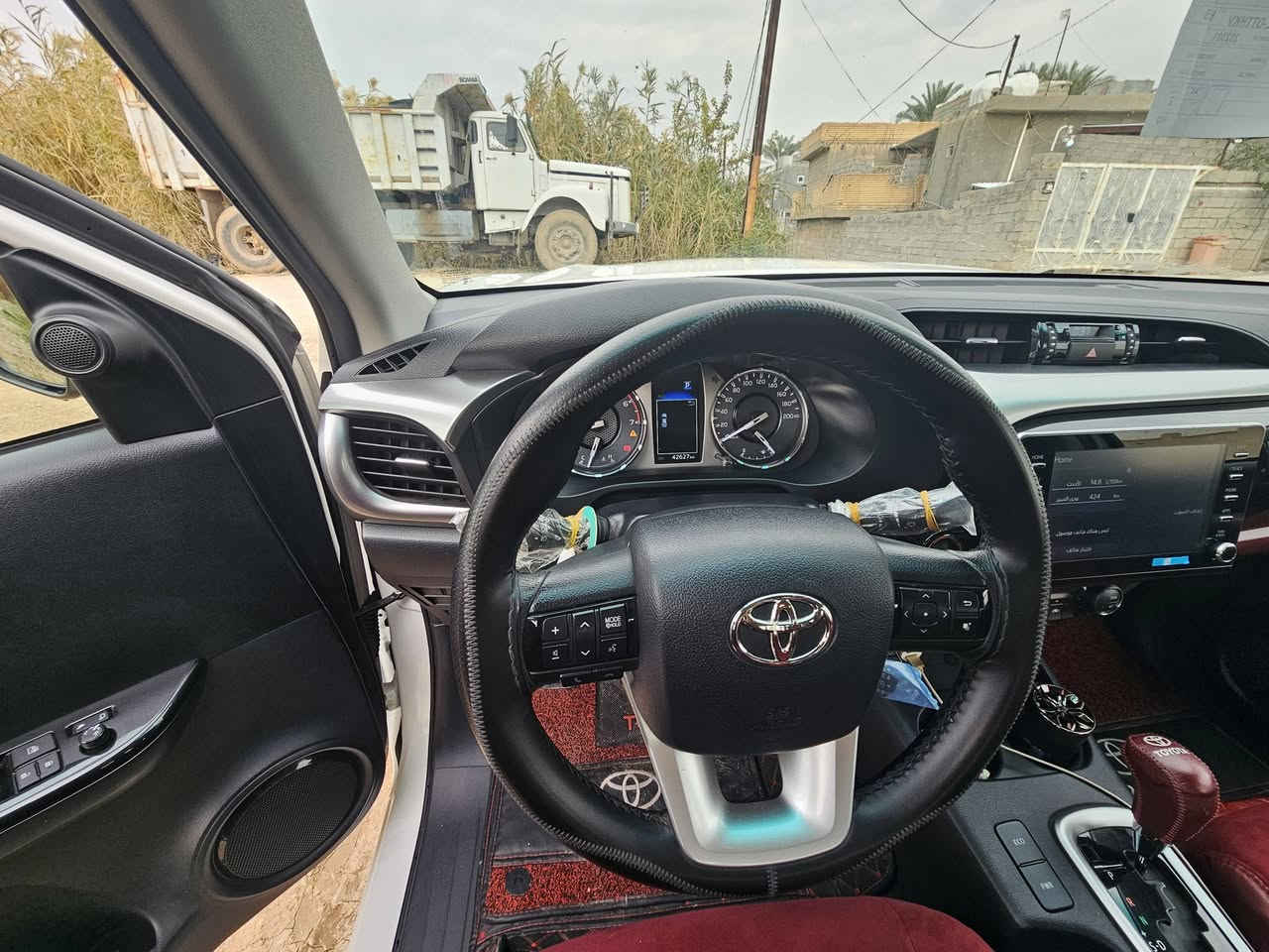 السلام عليكم هايلوكس للبيع مديل 23 مكفول كفاله عامة ماشيه 42 الف رقم بغداد عنوان ديالى
***********
