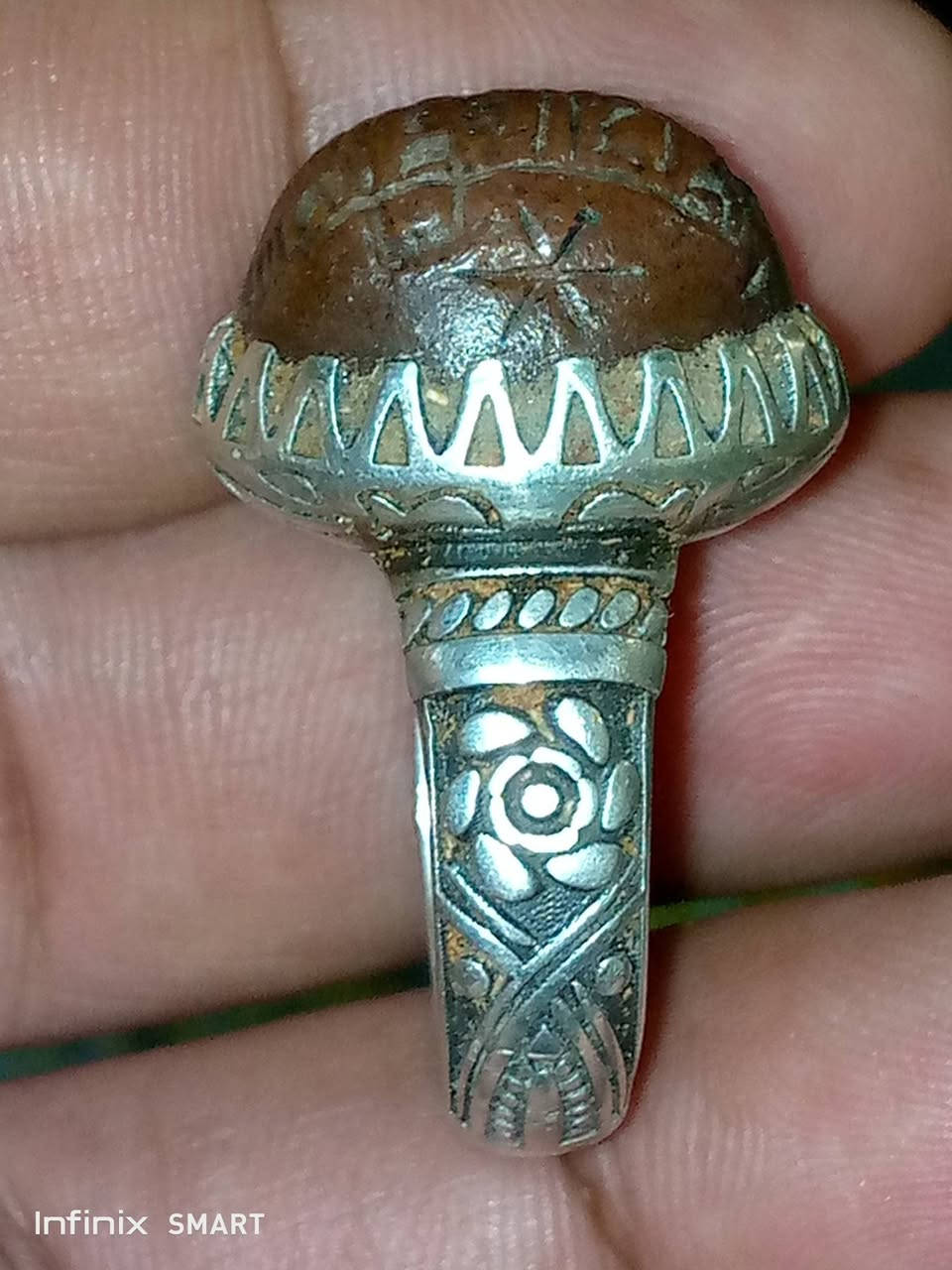 عقيق يماني مشمشي قديم خط كوفي.    السعر ٧٠


**إذا كنت صاحب هذا الإعلان وتريد حذفه لأي سبب، رجاءا أرسل رسالة إلى الدعم الفني**