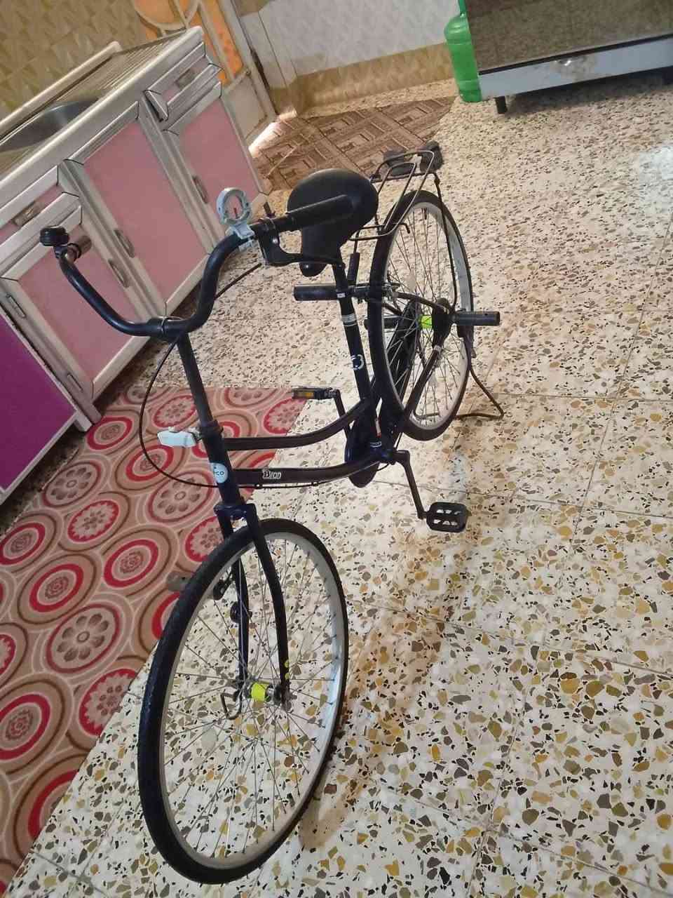 السلام عليكم شباب هذا الباسكل حجم26موديل2021باسكل نضيف الله شاهد غراضه كامله موجود حله نادر الثانيه خاص مفتوح وهذا رقمي***********
