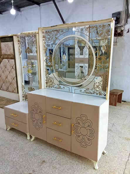 غرفه تركي بواب 9قطع 

نظافتها 100 💯 شد ونقل مجاني داخل الموصل 

اي استفسار ع واتساب او رقم او صفحه المحل 

***********
***********

نستقبل الغرف التركي المستعمل او معارضه
