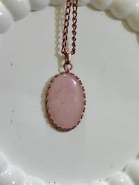 قلادة • نحاس • كوارتز وردي